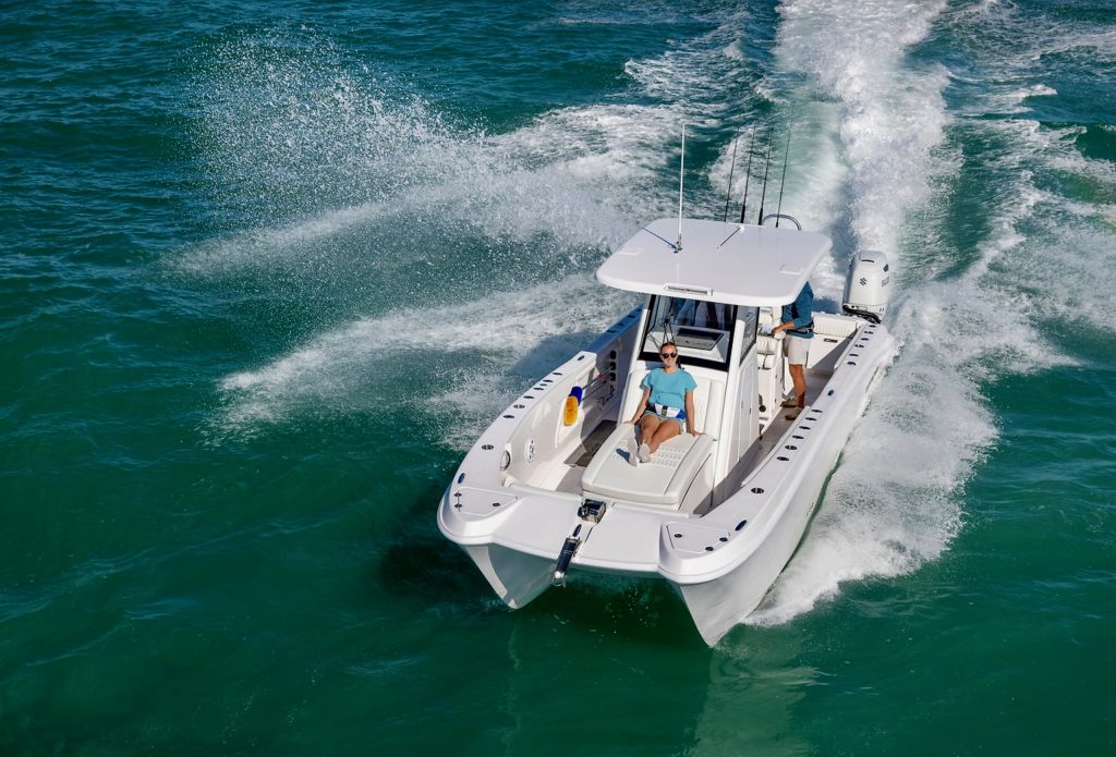 Twin Vee 280 GFX2 coffin box seating.