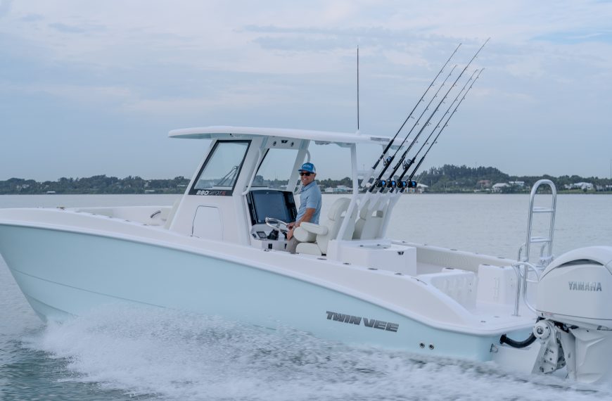 Twin Vee PowerCats CEO Joseph Visconti Showcases New 280 GFX2 in YouTube Video