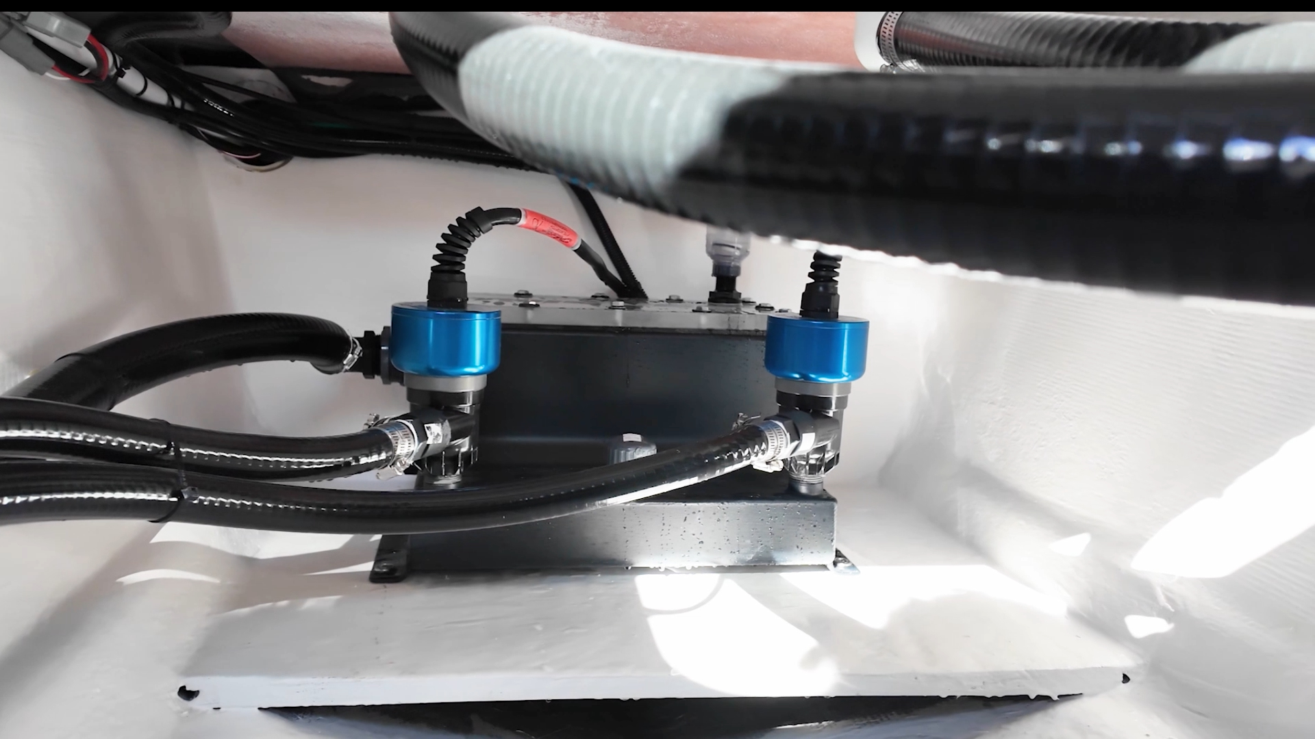 Livewell Pump Guide: Hooker Livewell System Explained - Twin Vee